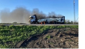 Zapaljeni kamion na putu kod Berdjanska 29. maja