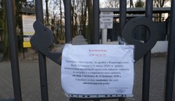 Powązki zamknięte dla Polaków, wyjątek zrobiono dla Kaczyńskiego. Burza w sieci