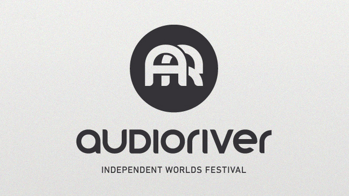 Festiwal Audioriver, który od 2006 roku odbywa się w Płocku, wprowadza nowe logo i odświeża stronę internetową. Odmienione logo charakteryzuje zupełnie nowy symbol oraz odświeżona typografia, a hasło reklamowe Audioriver oraz nazwy projektów towarzyszących festiwalowi zostały przetłumaczone na język angielski.