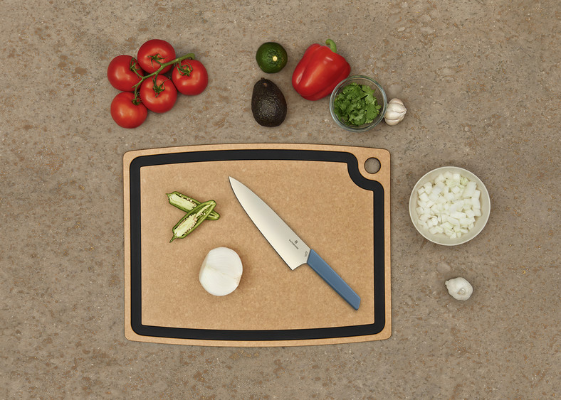 Victorinox, deska do krojenia z serii Gourmet, nóż do porcjowania, kolekcja Swiss Modern