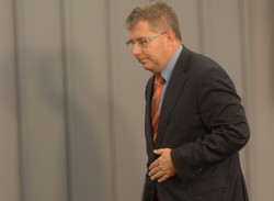 "To drastycznie antypolskie. A PO milczy"