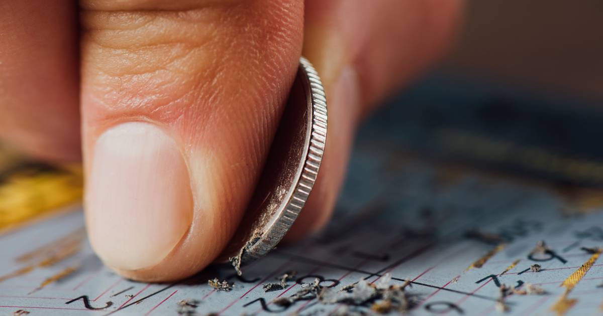 Podarował narzeczonej zdrapkę. Kobieta zniknęła z wygraną