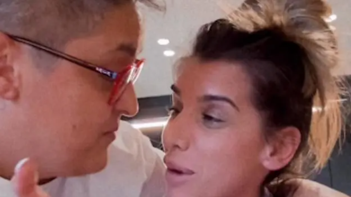 MARIJA ŠERIFOVIĆ I JOVANA PAJIĆ OTIŠLE NA PUTOVANJE Pokazale šta rade u GRADU GREHA: Ne skidaju osmehe (FOTO) Kép