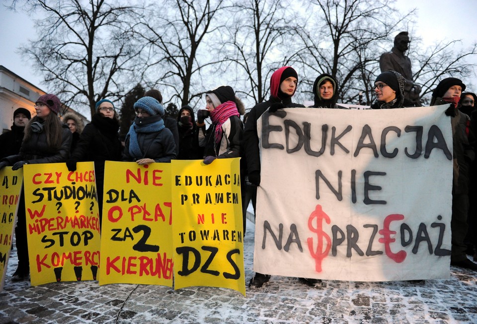 WARSZAWA PIKIETA STUDENTÓW PRZED BELWEDEREM