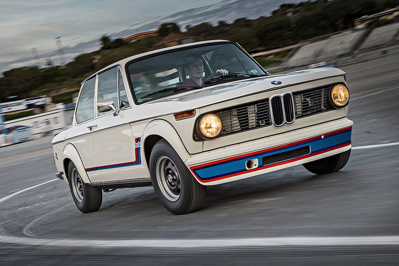 Legenda znów prowokuje - nowe BMW M2 spotyka BMW 2002 Turbo