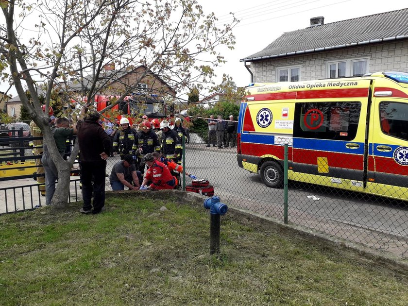 Tragedia na Mazowszu. Auto wjechało na chodnik i potrąciło 7 i 9-latka