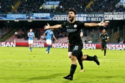 Liga Mistrzów: Sergio Aguero koszulkę, w której zdobył rekordową bramkę sprezentuje synowi