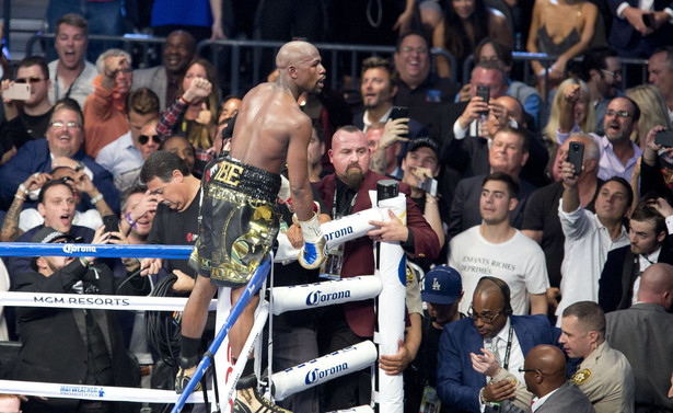 Floyd Mayweather pokonał McGregora i zakończył karierę. 50 zwycięstw z rzędu i żadnej porażki