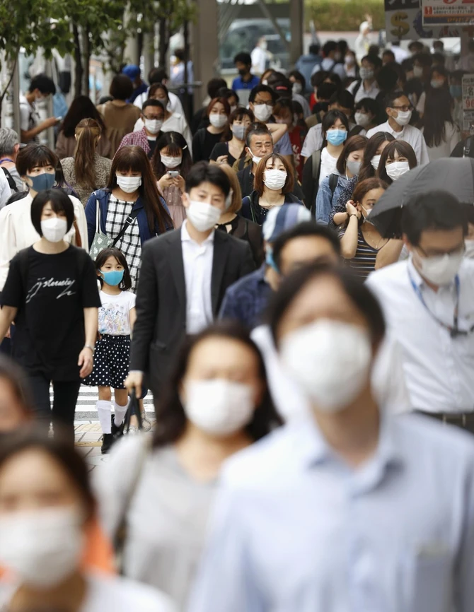 U velikom broju zemalja obavezno je nošenje maski u zatvorenom prostoru