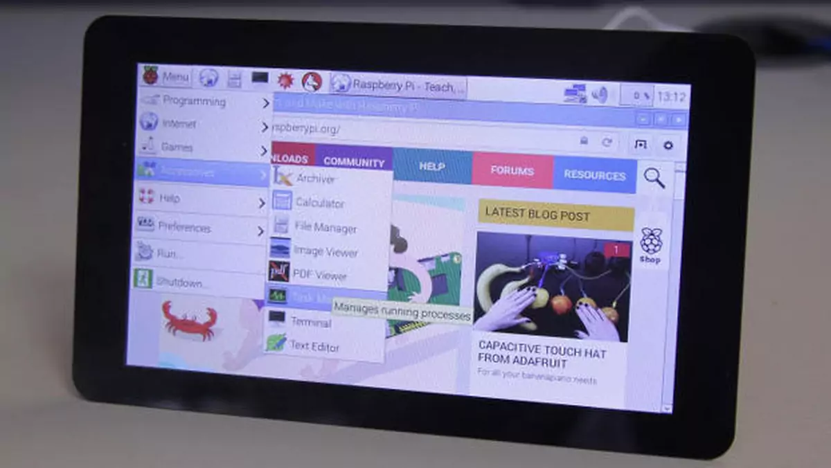 Raspberry wprowadza do sprzedaży oficjalny ekran dla Raspberry Pi (wideo)