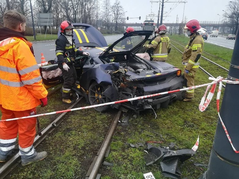 Wypadek Ferrari na al. Mickiewicza w Łodzi