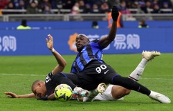 Inter rządzi w Mediolanie. AC Milan nie oddał nawet jednego celnego strzału [WIDEO]