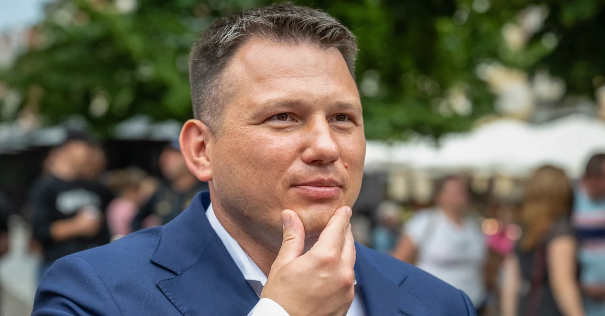 Nowy sondaż. KO po długim czasie znowu wyprzedza PiS, ale i tak karty rozdaje Konfederacja