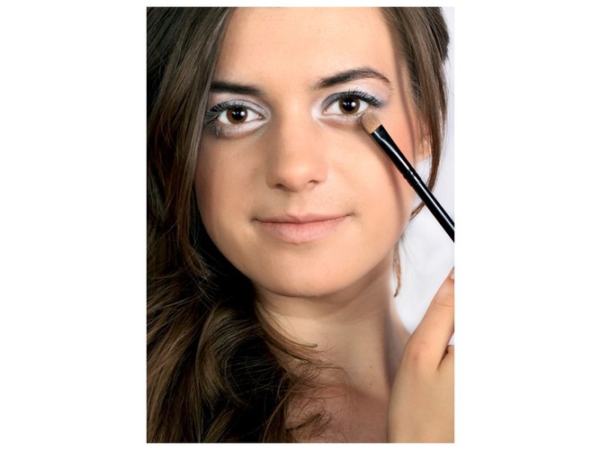 5. Aplikacja cienia srebrnoróżowego