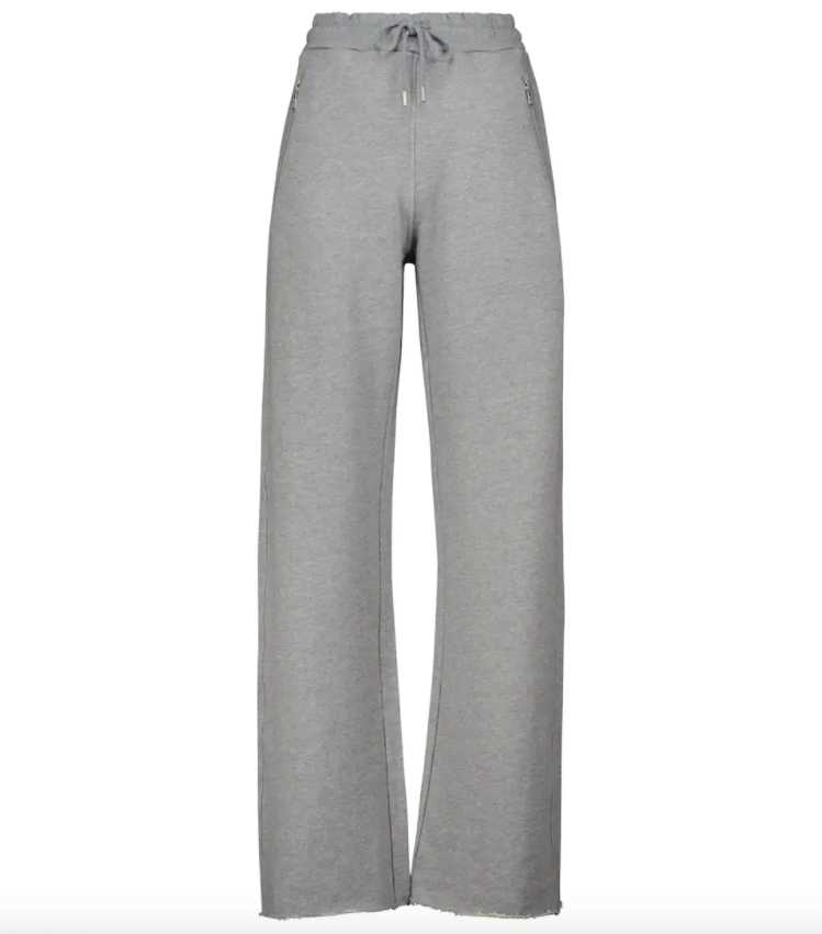 Dazugehörige Jogginghose mit weitem Bein von Dries Van Noten für 370 Franken, via Mytheresa.