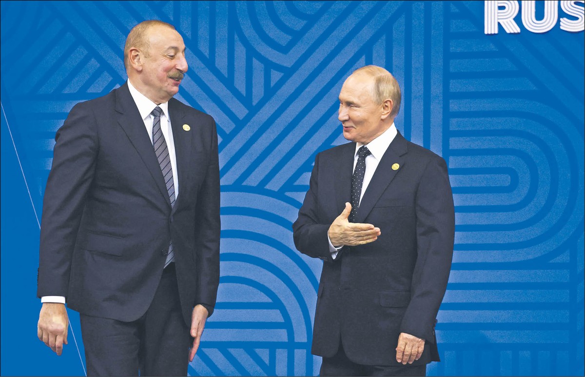 Prezydenci İlham Aliyev i Władimir Putin na ubiegłorocznym szczycie BRICS w Kazaniu