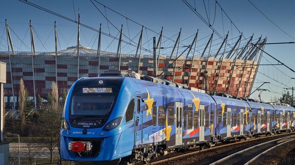 W drugiej połowie 2024 r. zakończyły się utrudnienia spowodowane modernizacją węzła warszawskiego, więc pasażerowie wrócili do często i regularnie kursujących pociągów.