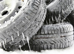 Uważaj! Na takich oponach daleko nie zajedziesz…