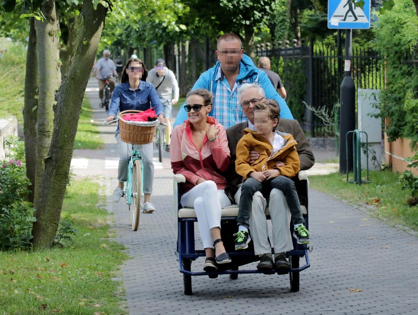 Alicja Bachleda-Curuś ze swoim tatą i synkiem