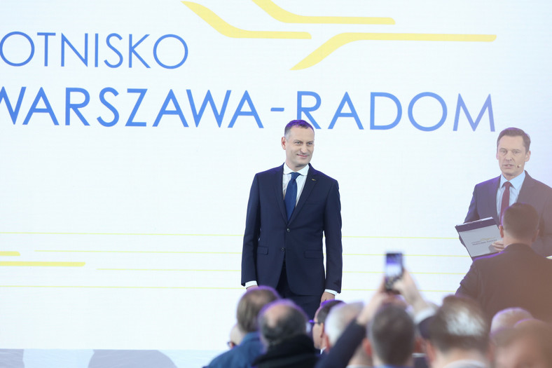 Stanislaw Wojtera i Krzysztof Ziemiec na otwarciu lotniska Warszawa - Radom