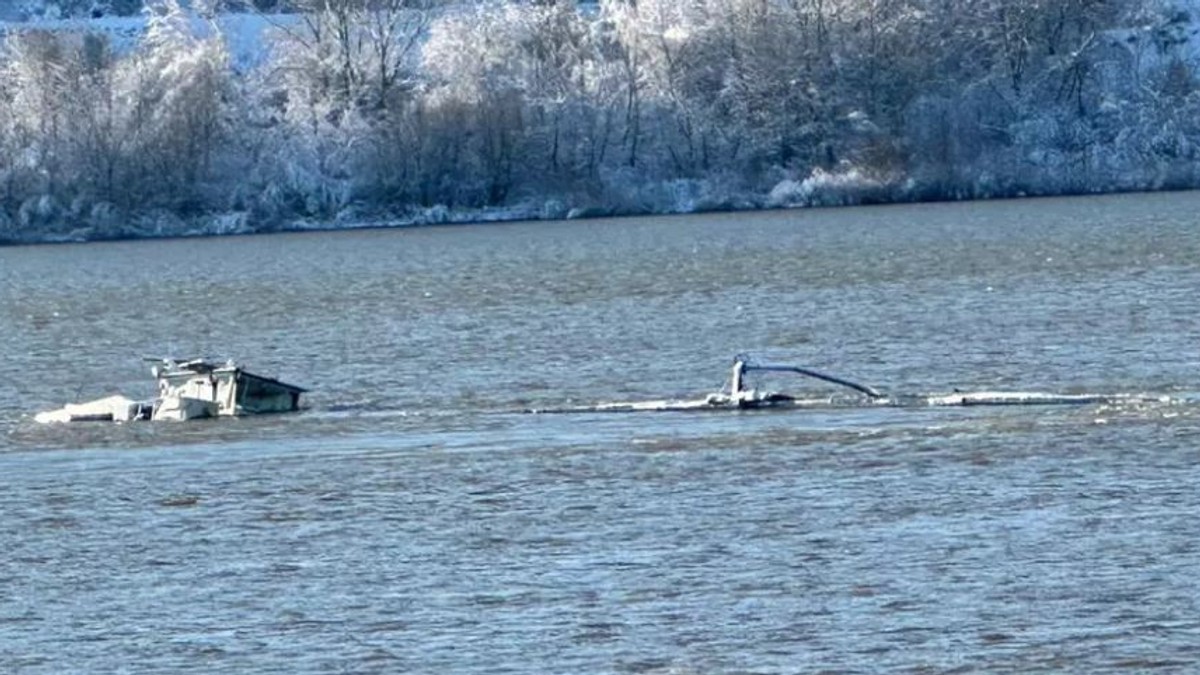 Brod sa djubrivom potonuo u Dunavu u Rumuniji