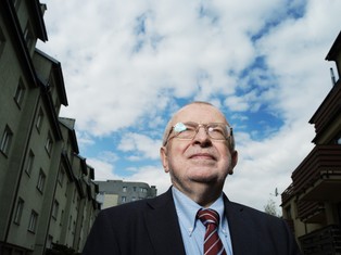 Prof. Lewicki: W USA głosowanie korespondencyjne organizuje się wiele miesięcy wcześniej [WYWIAD]