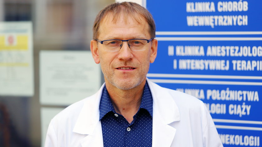 Prof. Krzysztof Tomasiewicz, specjalista chorób zakaźnych z Uniwersytetu Medycznego w Lublinie