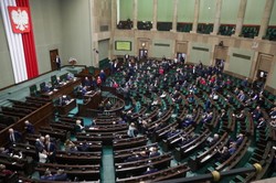 Sejm zawiesił posiedzenie. Marszałek Hołownia zaprosił na 11 grudnia: Demokratycznych emocji nie zabraknie