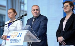 Opozycja chce odwołać premiera. Schetyna: Nie może rządzić ktoś, kto mówi 'ludzie są tacy głupi, że to działa'