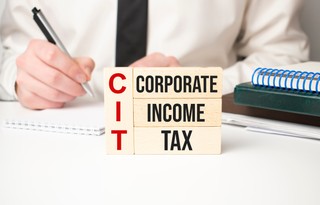 Czy przeniesienie sprzętu geofizycznego do zagranicznych oddziałów będzie podlegać opodatkowaniu podatkiem od dochodów z niezrealizowanych zysków?