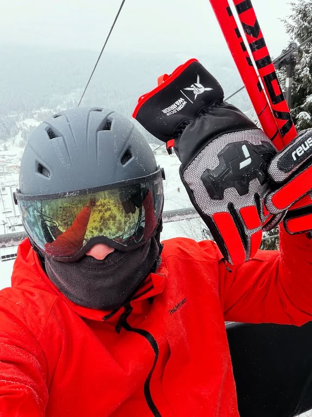 Slovenský tenorový spevák Marian Vojtko mal nehodu na svahu. 