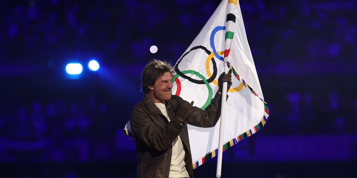 Tom Cruise na zamknięciu igrzysk olimpijskich w Paryżu.