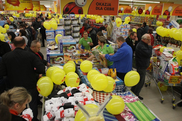 Otwarcie 2000. sklepu Biedronka w Polsce