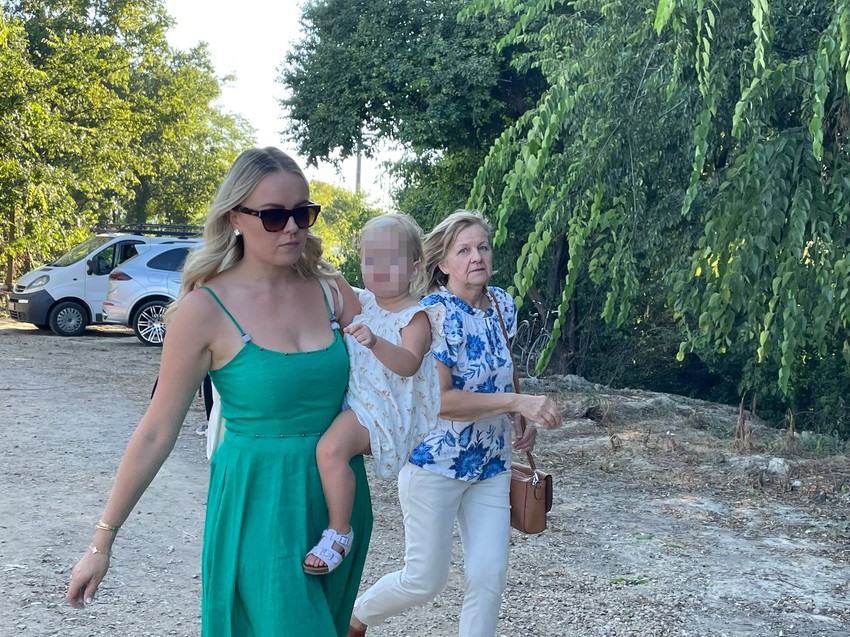 Jokićeva žena sa ćerkom