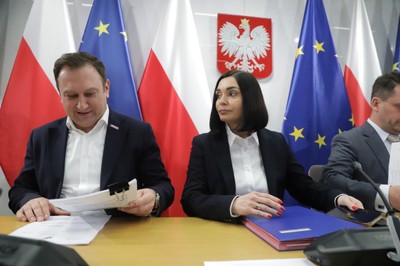 Sroka: Komisja ds. Pegasusa chce, by prezes PiS zeznawał pod przysięgą