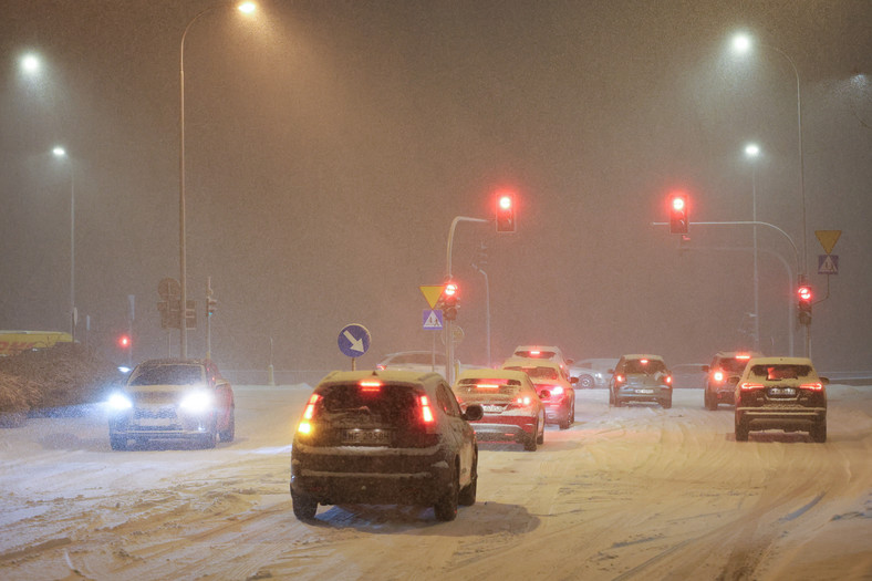 Intensywne opady śniegu w Warszawie