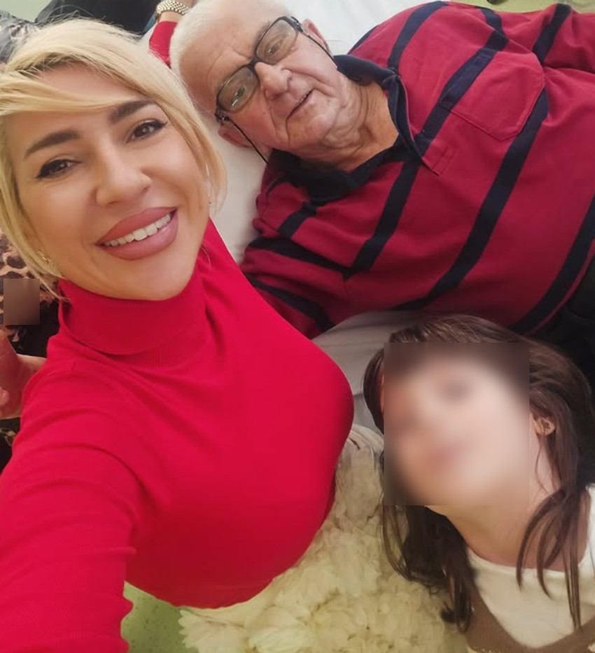 Jovana Jeremić sa ocem i ćerkom