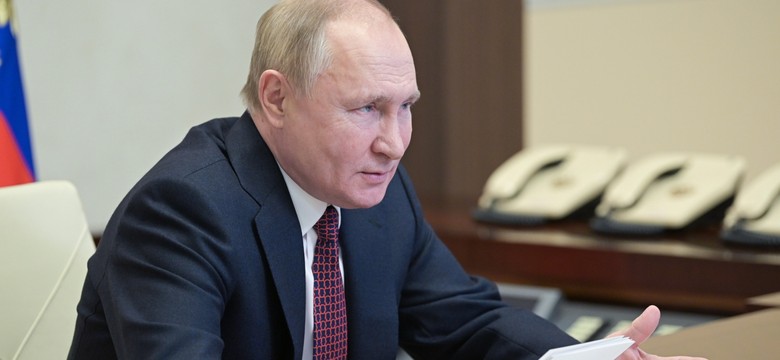 Putin skarżył się Macronowi. "Rozmowa była trudna"