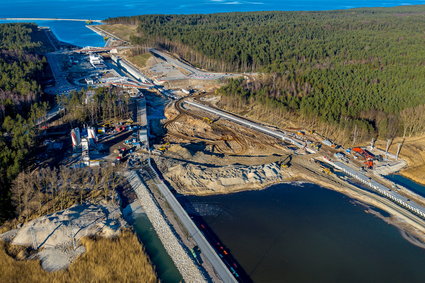 Są chętni na pływanie przekopem. Pozostają jednak problemy do rozwiązania