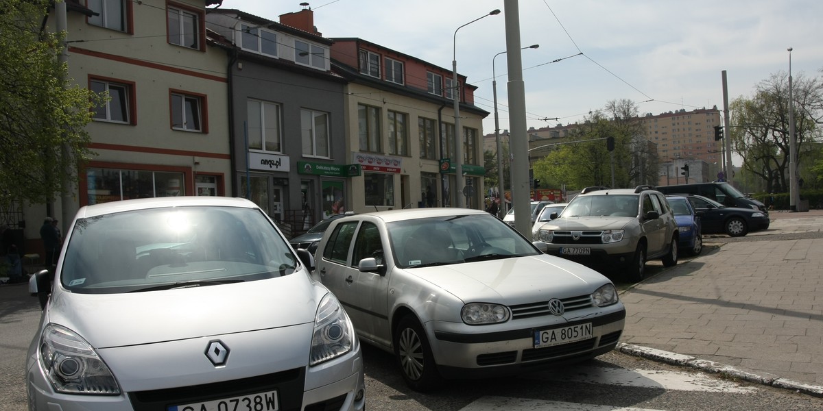 Będzie parking przy dworcu na Chyloni.