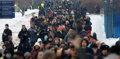 Tłumy Rosjan na pogrzebie Nawalnego. Co grozi uczestnikom? Ekspertka tłumaczy