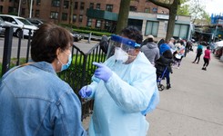 Gubernator Nowego Jorku: Spadek liczby zgonów jest zbyt wolny