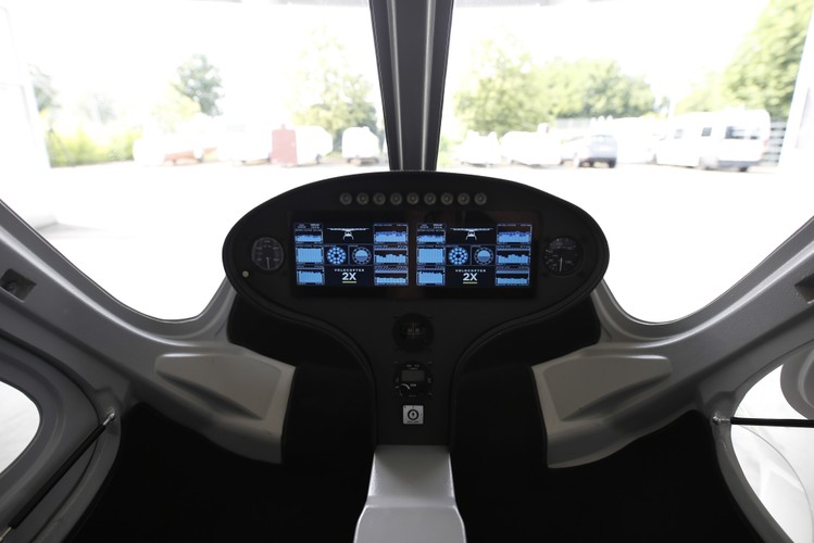 Li Shufu rozszerza swoje imperium poza branżę motoryzacyjną, wchodząc w różne obszary, od satelitów o niskiej orbicie do mikroczipów. Jego grupa ogłosiła w 2017 r., że kupi amerykańską spółkę Terrafugia Inc., która próbuje wprowadzić na rynek latający samochód w 2019 r. Geely podpisało również w listopadzie umowę z państwowym China Aerospace Science and Industry Corp. na budowę „naddźwiękowego pociągu ”z wykorzystaniem technologii własnej produkcji.