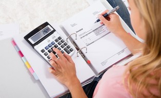 Z windykacji najchętniej korzystają firmy produkcyjne, najrzadziej budowlanka [BADANIE]