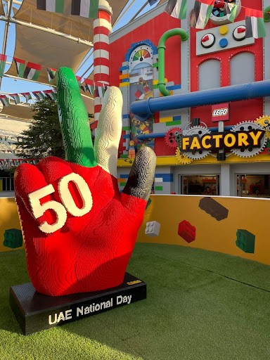 Υπέροχα ψώνια, υπέροχο φαγητό και διασκεδαστικές εμπειρίες!  Απολαύστε τα καλύτερα της εορταστικής περιόδου με εκπληκτικές εμπειρίες στο Ντουμπάι