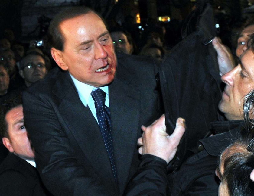 Berlusconi odchodzi, bo...