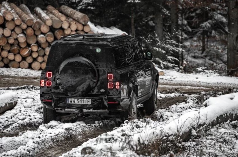 Land Rover Defender 130 - zdjęcie poglądowe