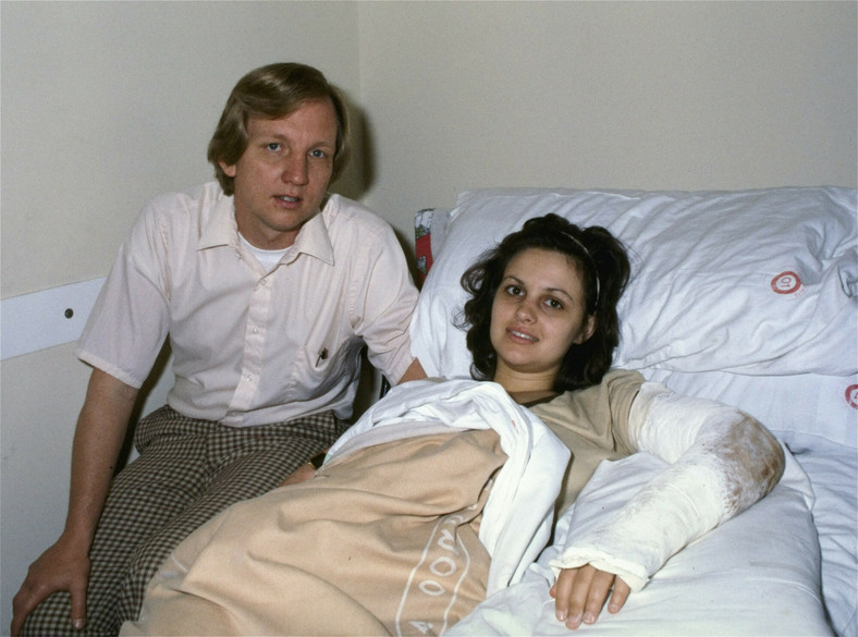 Rose Hall z mężem w szpitalu