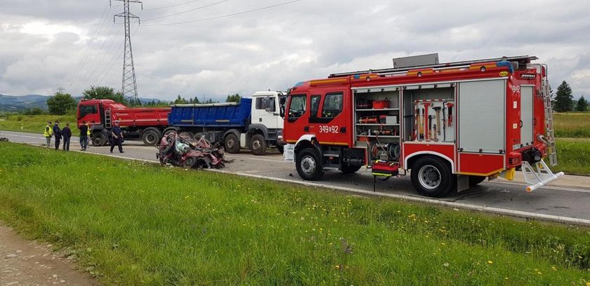 Makabryczny wypadek w Starym Sączu. Nie żyje 19-latek