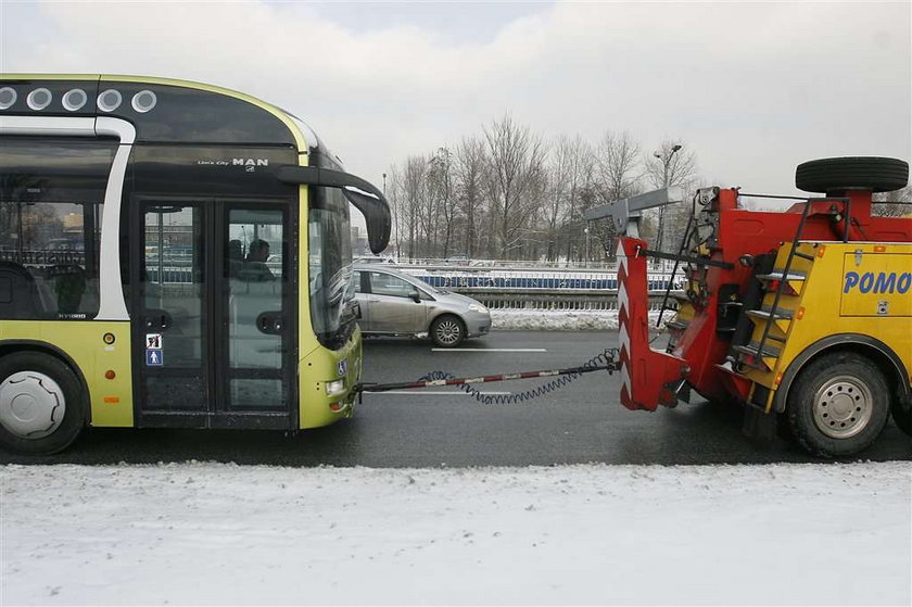 Zepsuty autobus hybrydowy